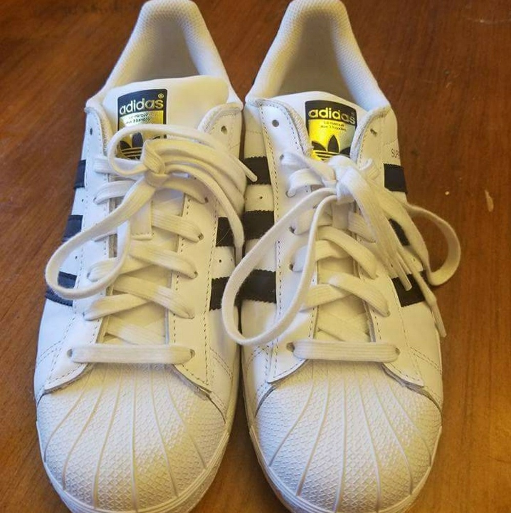 Women's Adidas superstars